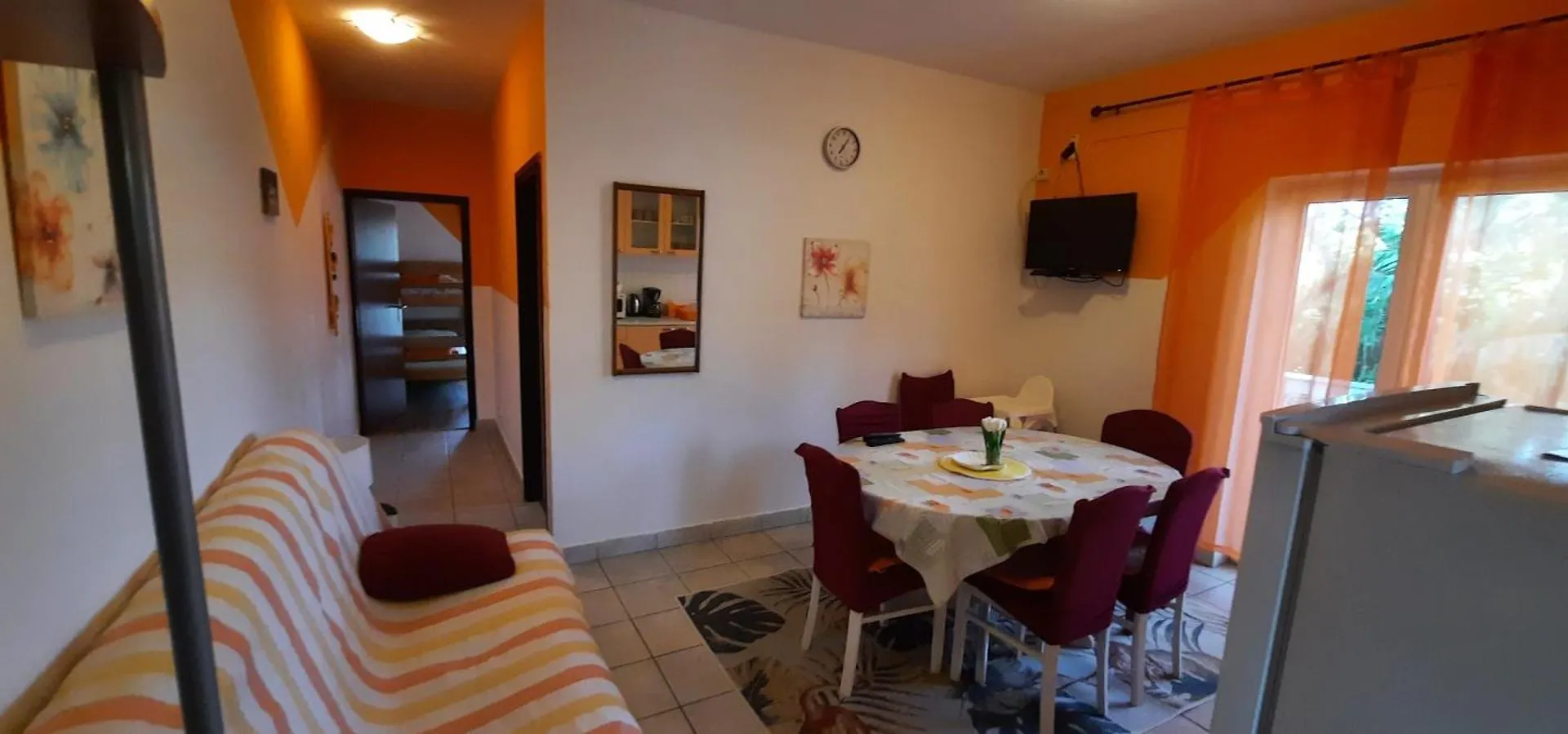 Apartmani Jenny I Tania Lopar 0*,