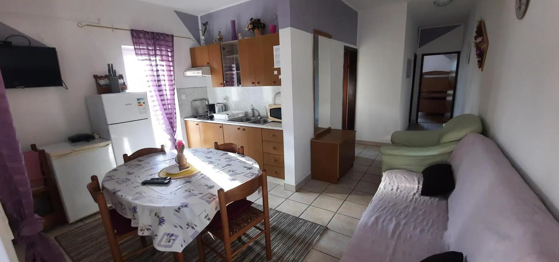 Apartmani Jenny I Tania Lopar Daire